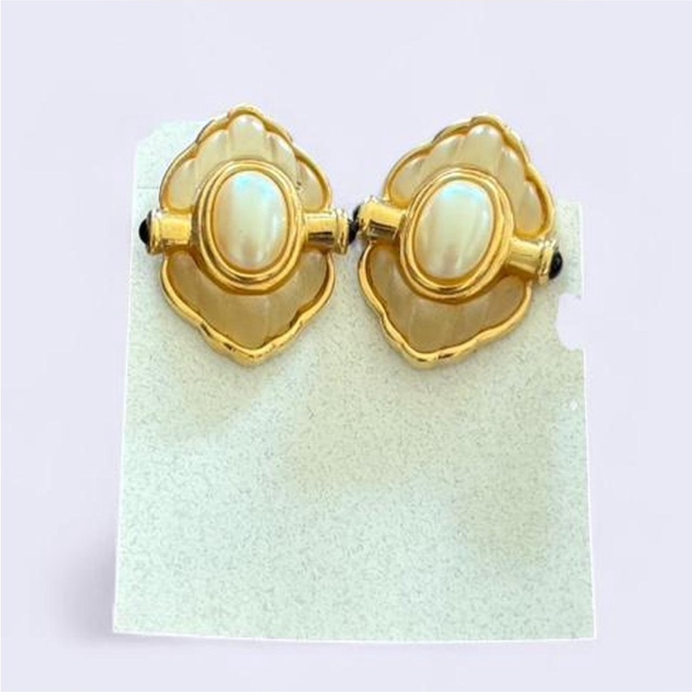 Gold and Cream Scalloped Earrings